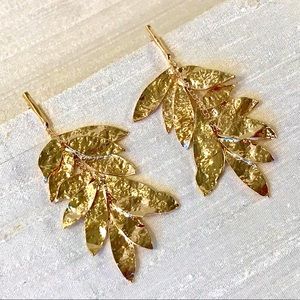 πΏShimmering Vine EarringsπΏ